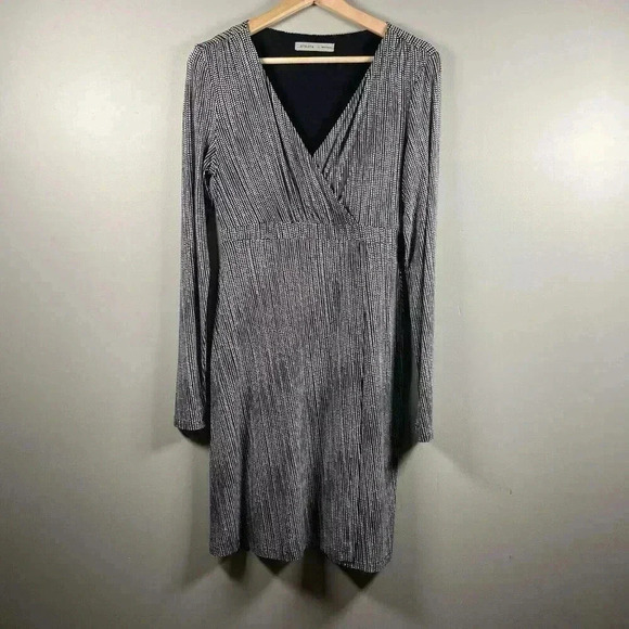Athleta Wrap It Up Dress Long Sleeve V Neck Black Polka Dot Stretch Size XS